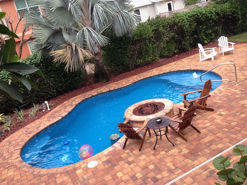 1st image of 124 Miramar St