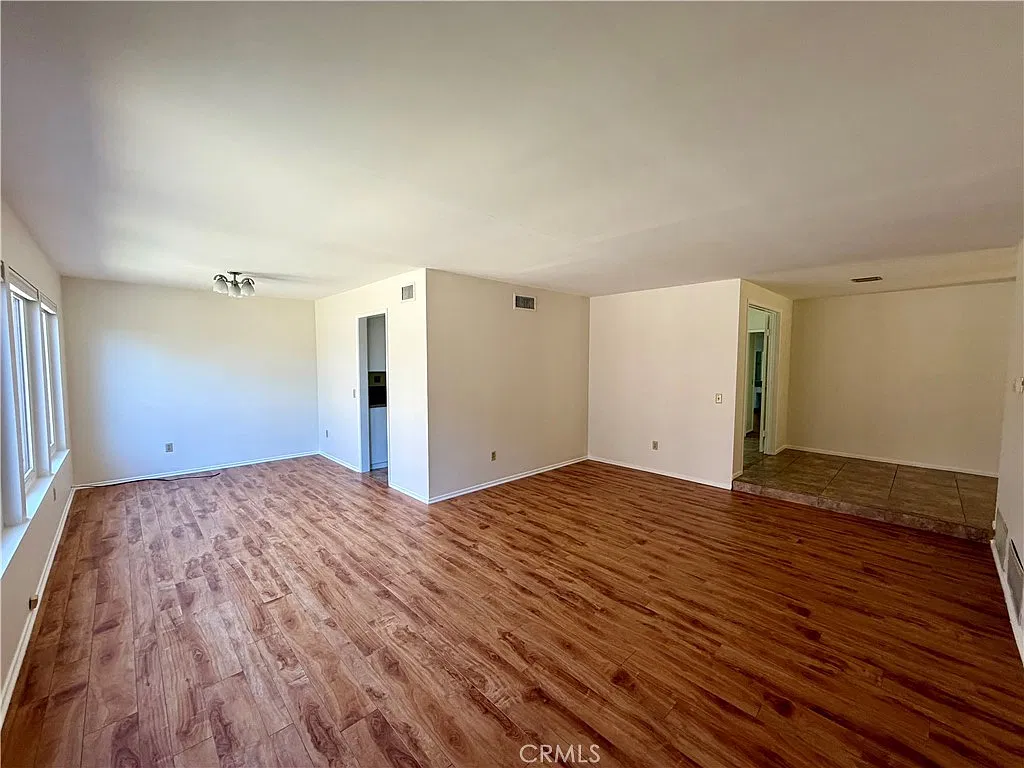 4 bed, 1597 sqft, $3,300 — Photo 3