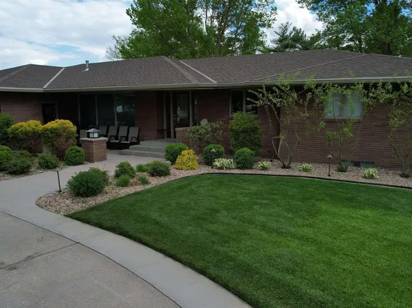 401 W Pine St, Doniphan, NE 68832