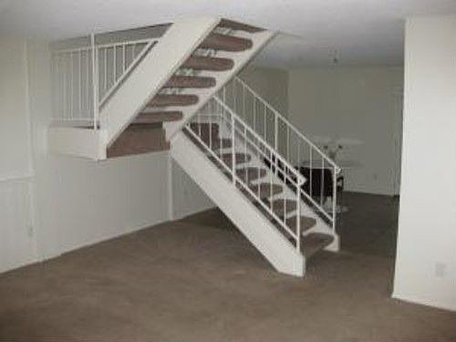 3rd image of 1607 E Dunbar Dr