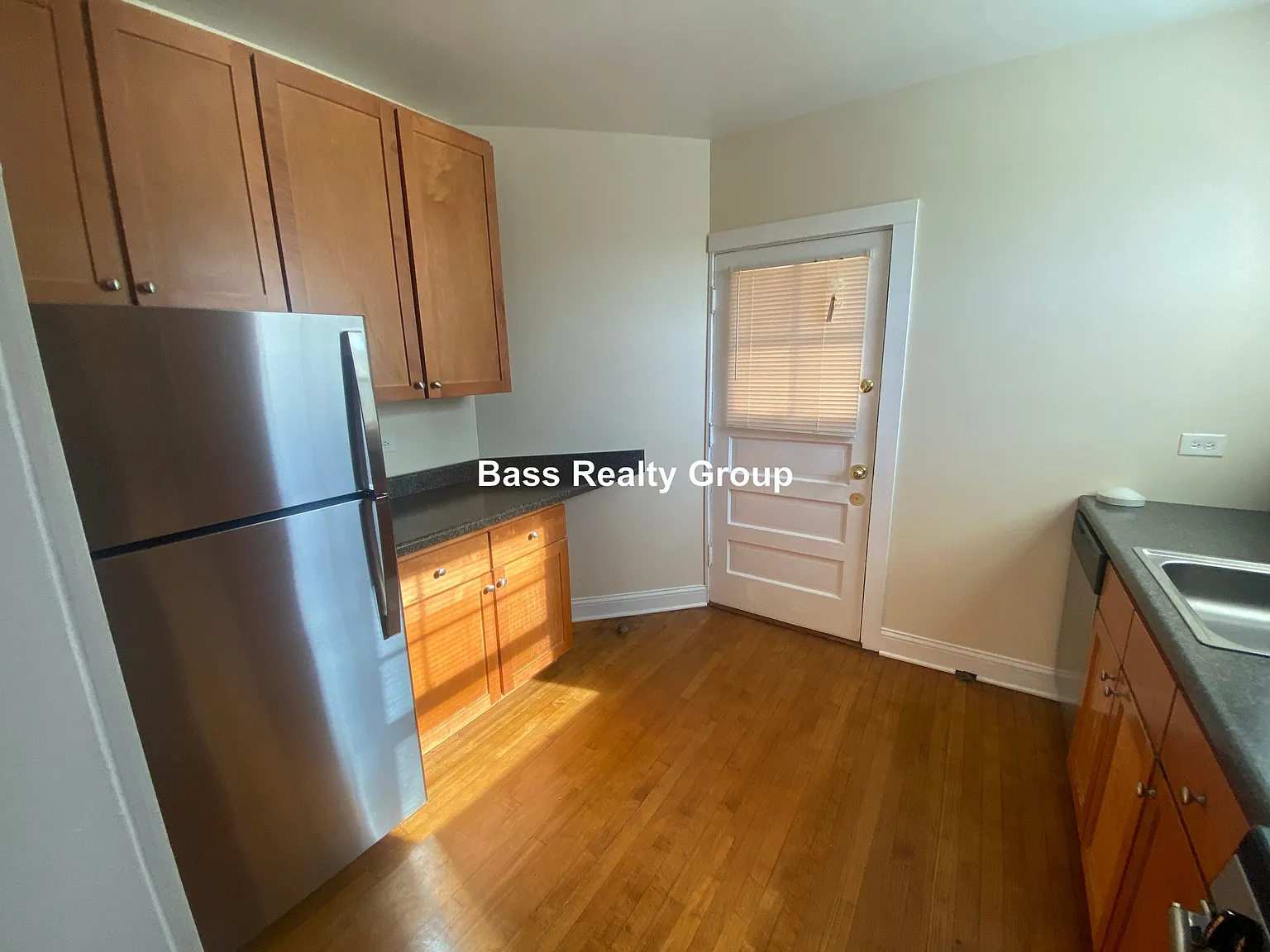 2 bed, 1.0 bath, $2,250 — Photo 4