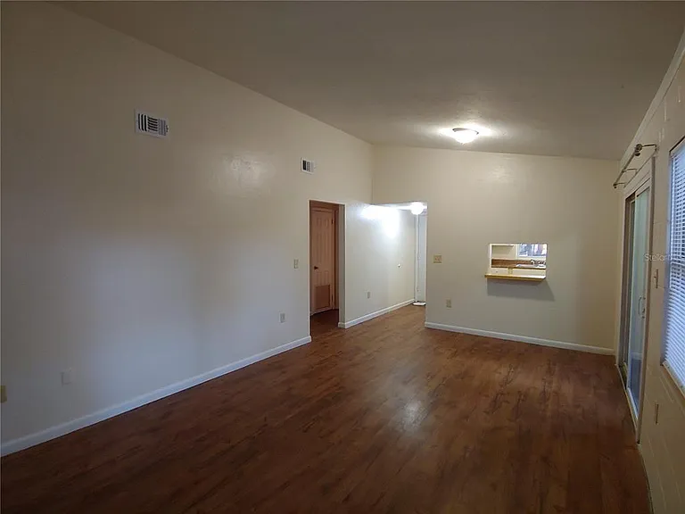 208 NE 7th Pl #A — Photo 14