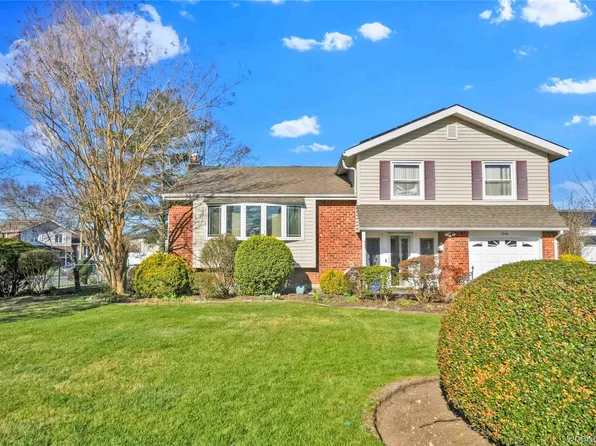 1244 Village Court, North Baldwin, NY 11510