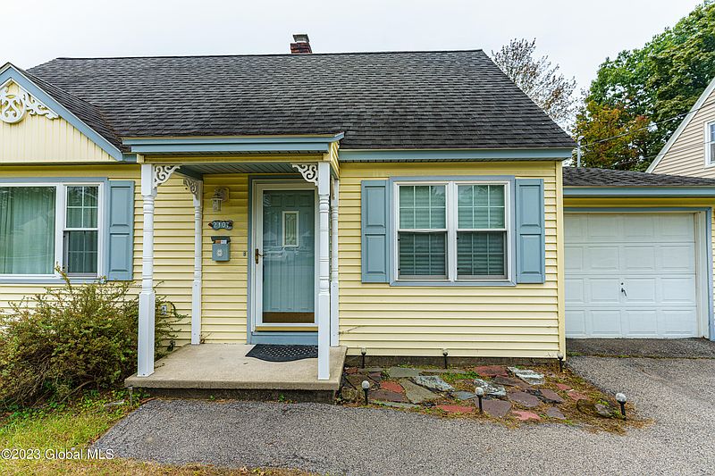 3rd image of 2107 Fiero Avenue