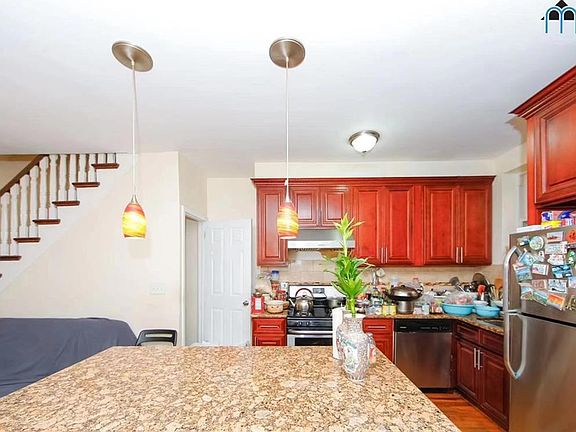 3rd image of 2616 Avenue V