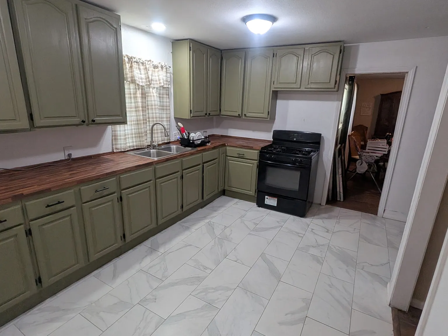 4 bed, 2024 sqft, $650 — Photo 3