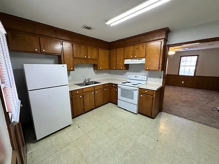 103 Sunrise Ave — Photo 3