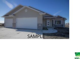 210 Elm St, Sloan, IA 51055