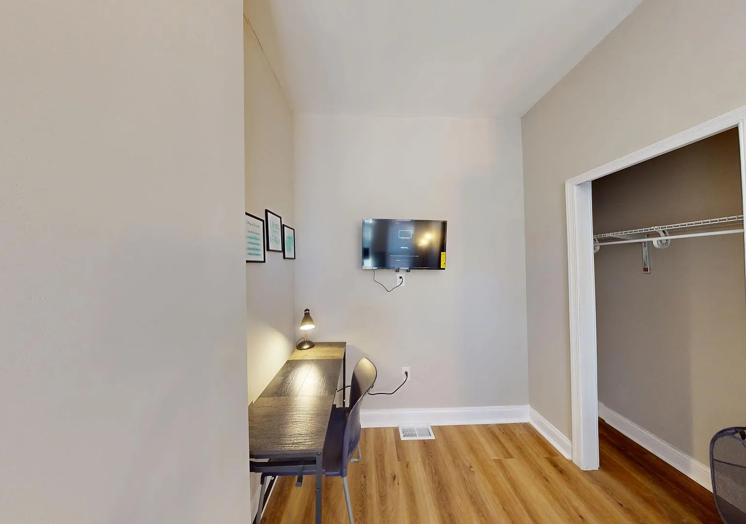 4 bed, 4.0 bath, 1800 sqft, $819 — Photo 4