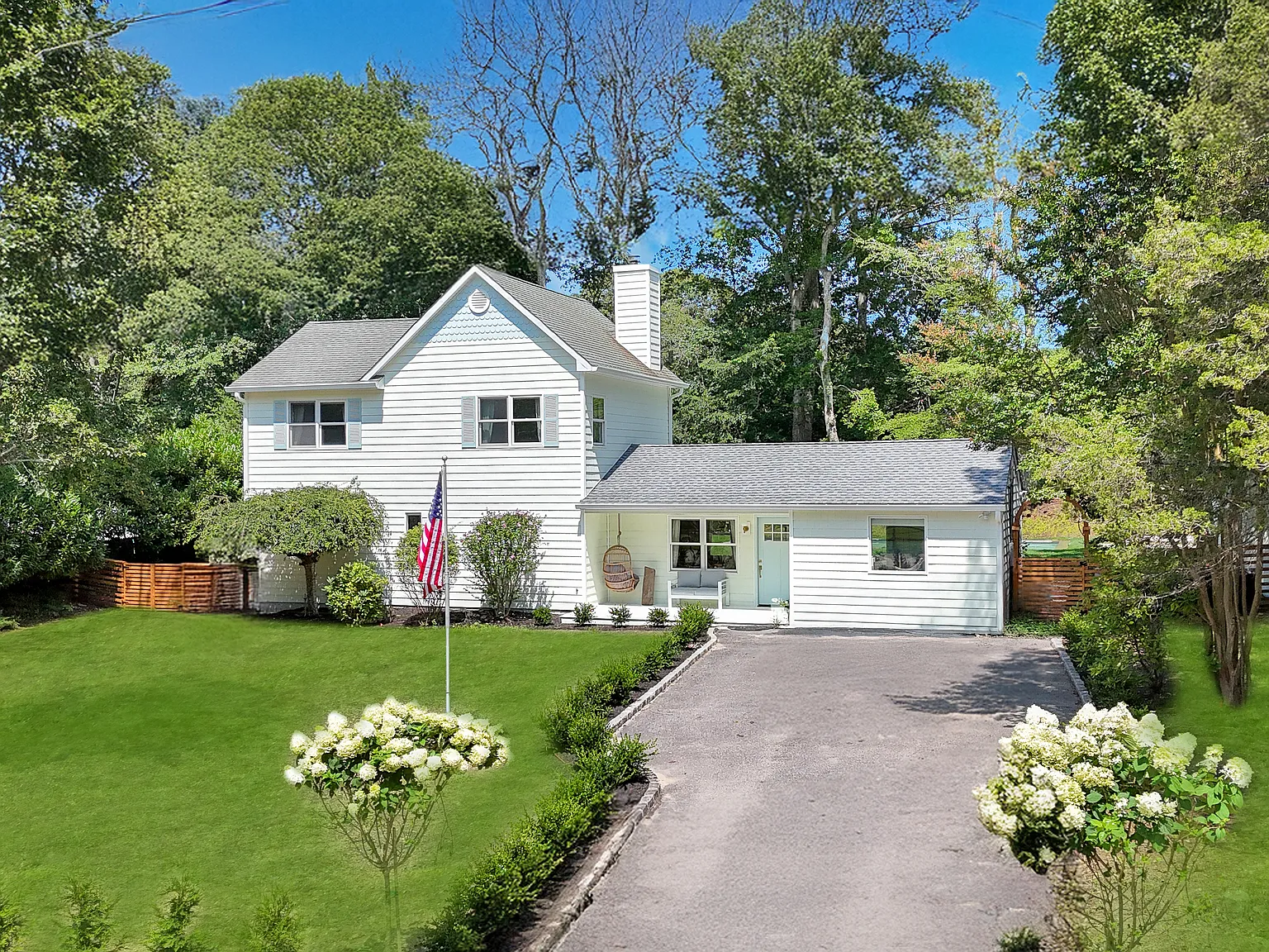 9 Pine Tree - Southampton — Photo 1