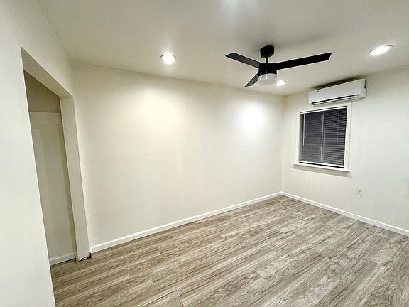 3rd image of 2820 32nd Ave #C