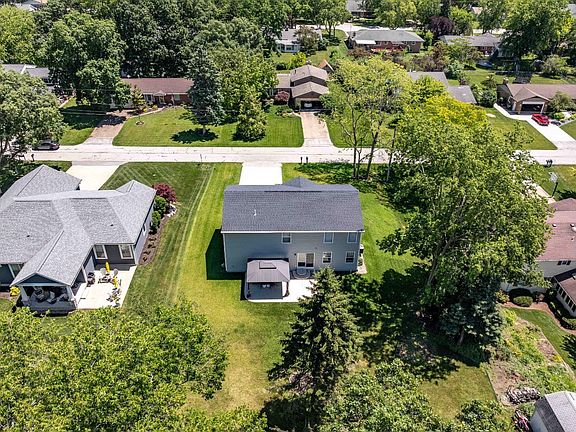 2nd image of 3712 N Delwood Dr