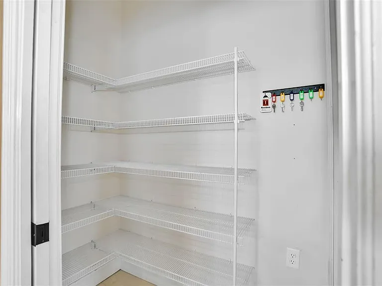 3102 Toscana Cir — Photo 12