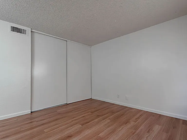 5198 Greene Ln — Photo 4
