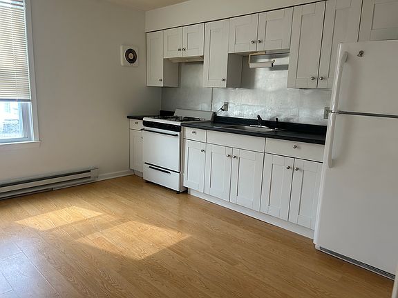 2nd image of 80 Deer Park Ave Floor 2