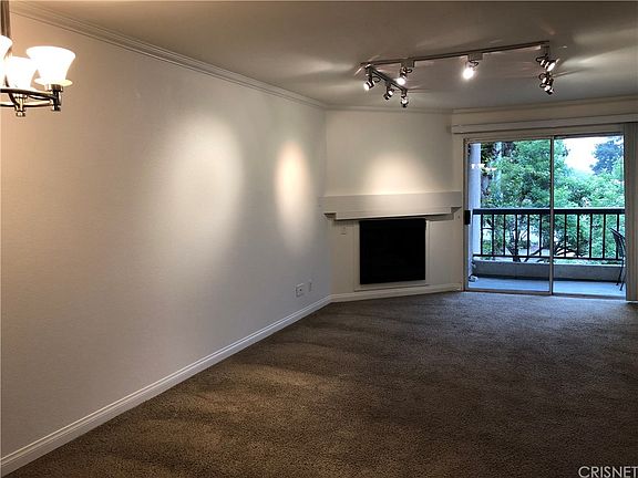 4th image of 21400 Burbank Blvd APT 203