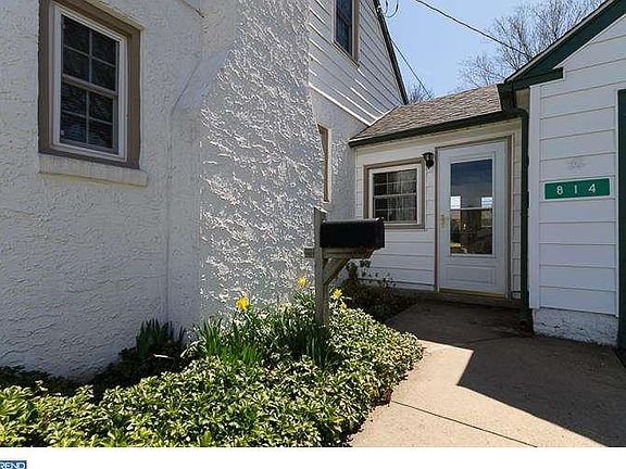 2nd image of 814 W 3rd Ave