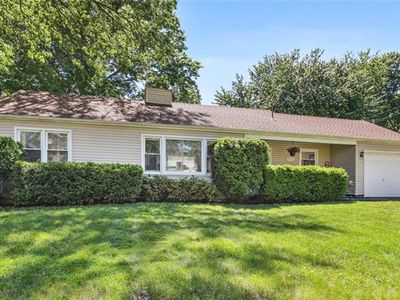 7410 Marty St, Overland Park, KS, 66204