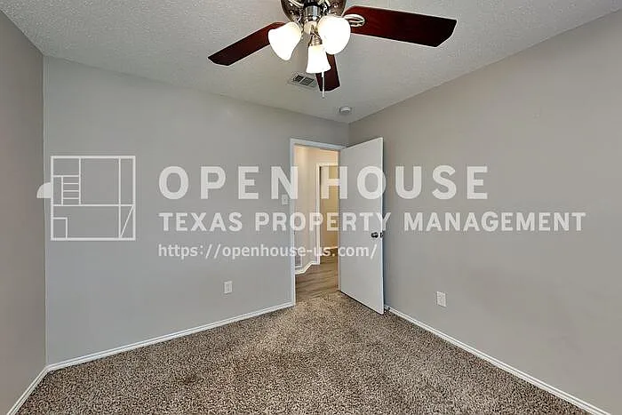520 Bailey St — Photo 16