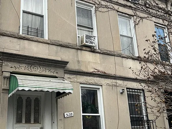 316 E 32nd St, Brooklyn, NY 11226