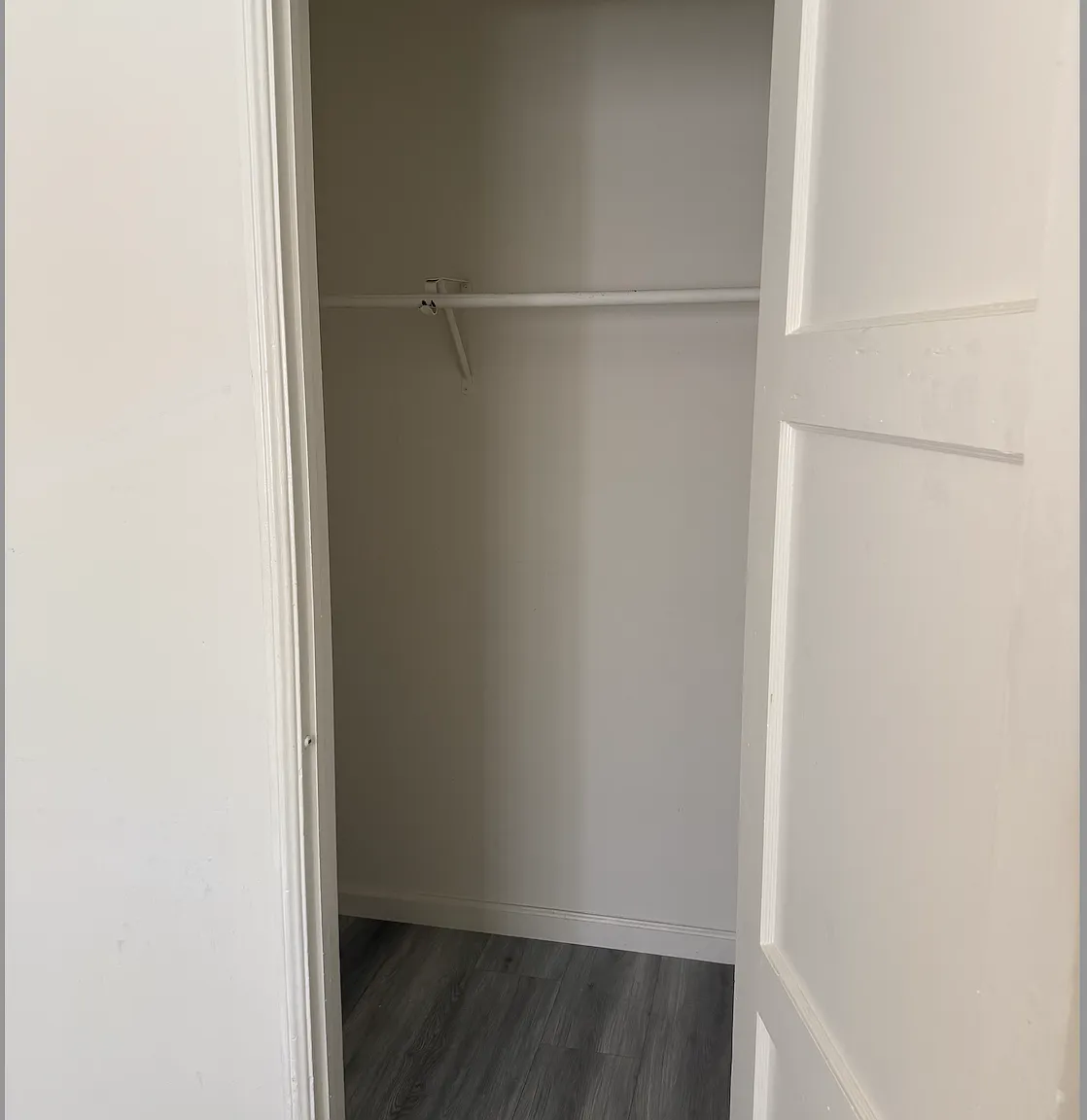 1 bed, 890 sqft, $2,300 — Photo 1