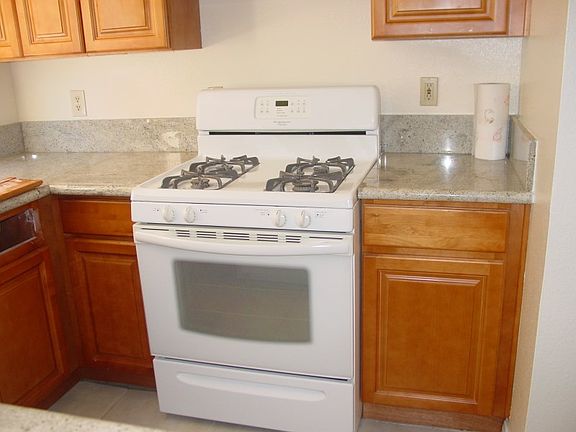 5th image of 4830 Nogal St