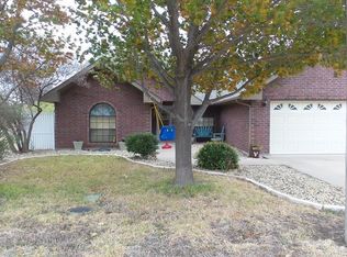 907 Country Club Rd, Ballinger, TX 76821