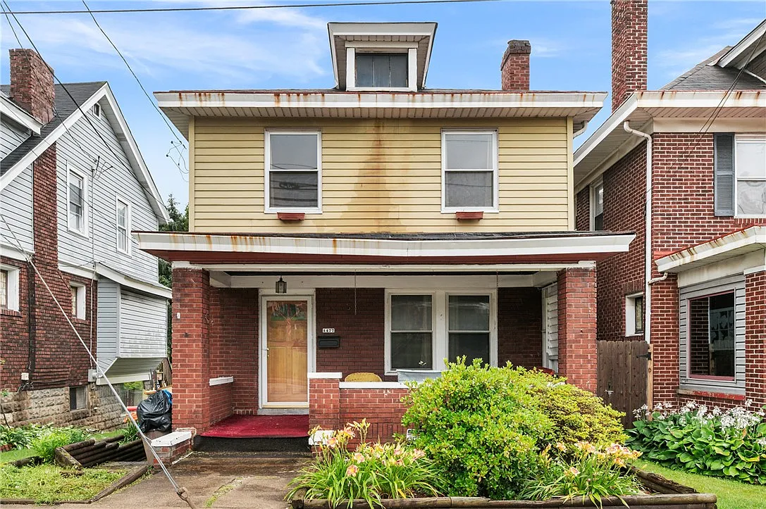 1477 Benton Ave photo 1
