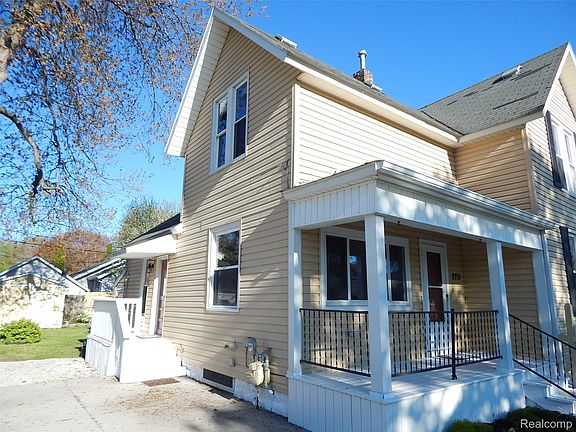 3rd image of 2711 Cherry St