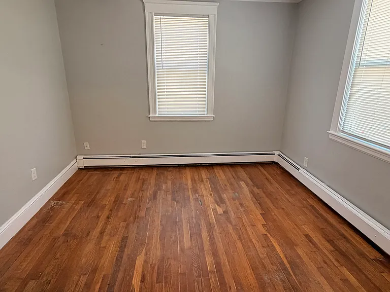 175 Florence St #2R — Photo 3