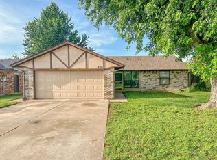 930 W Ridgecrest Way, Mustang, OK 73064