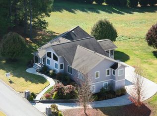 3966 Logans Landing Cir, Louisville, TN 37777