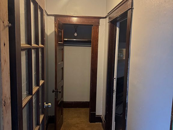 2nd image of 982 Ida Ave #1