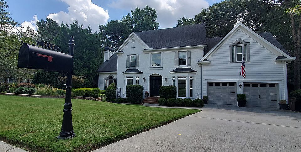 2nd image of 917 Laurel Crest Dr