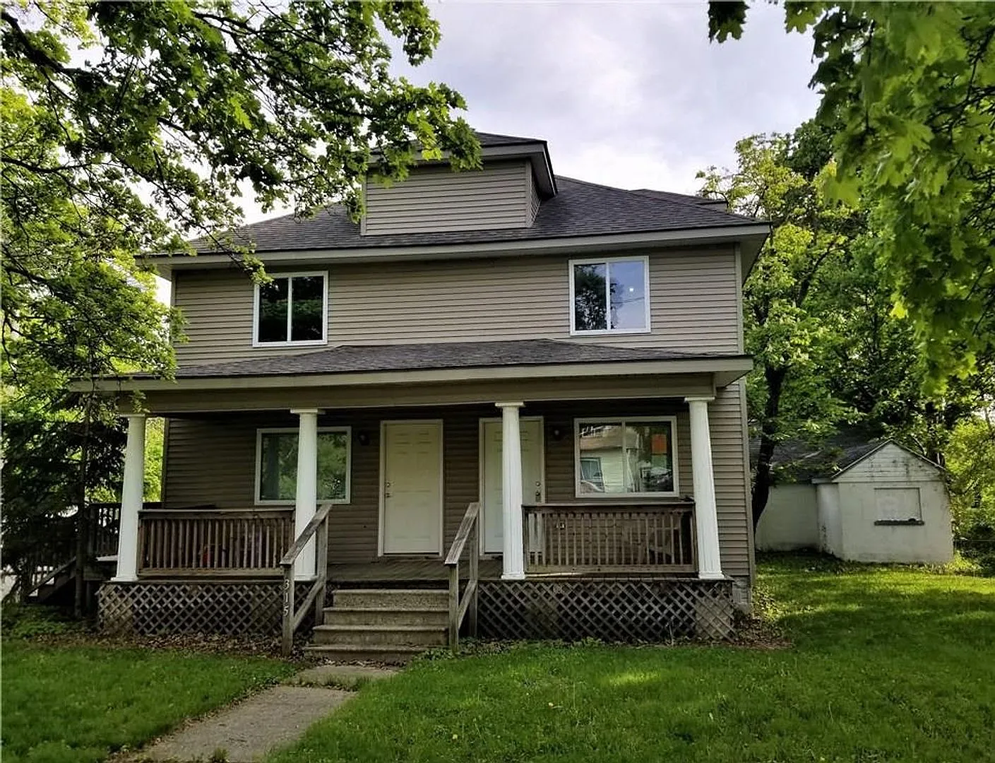 Coming Soon! Spacious & Inviting Home in Pontiac — Photo 1