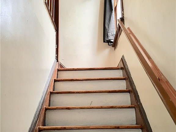 2nd image of 402 Parkdale Ave