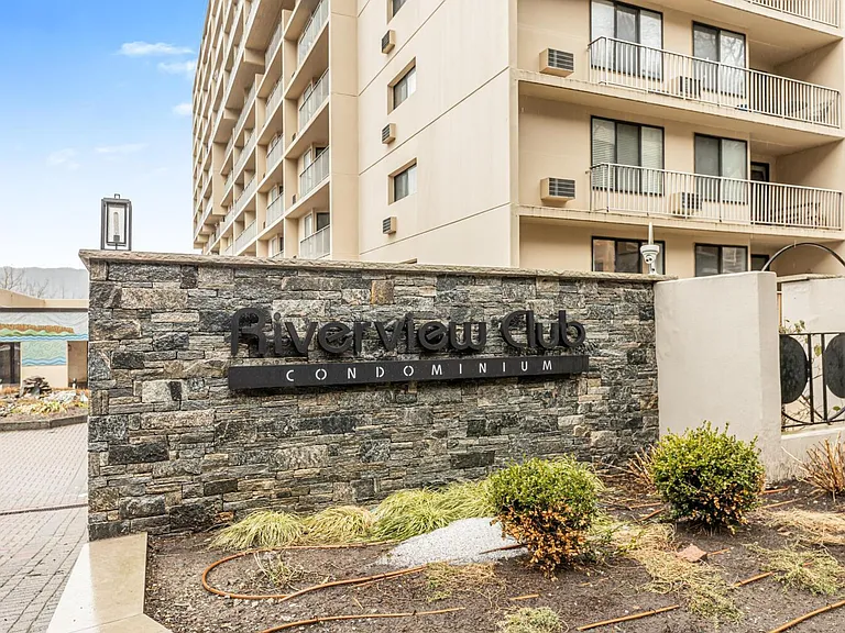 1155 Warburton Ave #8Y — Photo 25