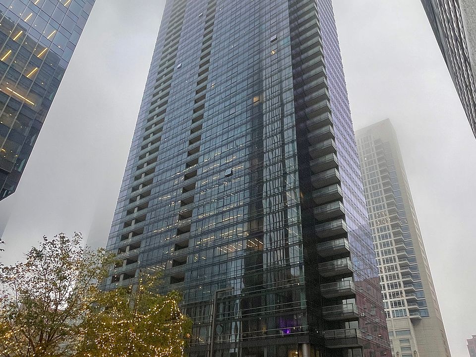 1st image of 350 N Orleans St #2004