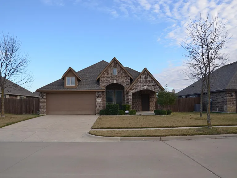 1207 Star Grass Dr — Photo 1