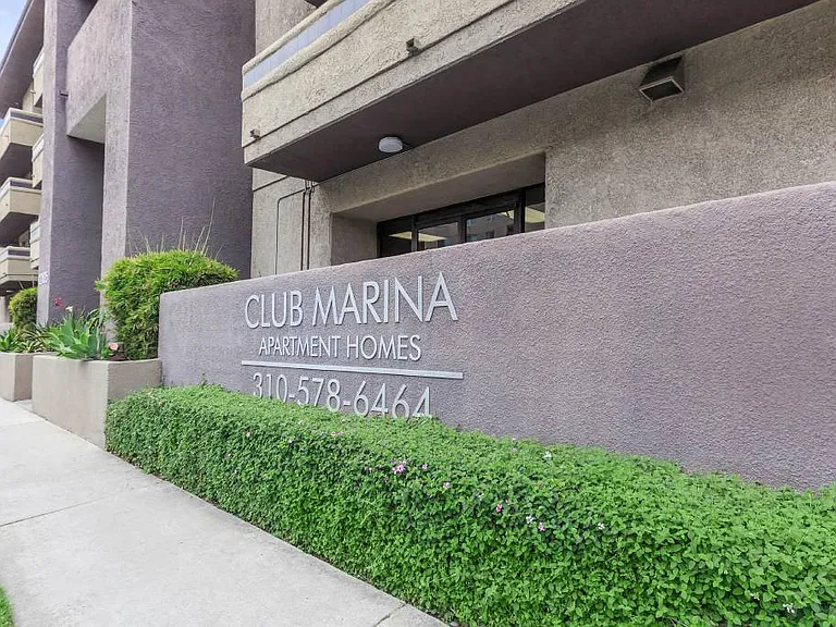 Club Marina Apartments — Photo 12