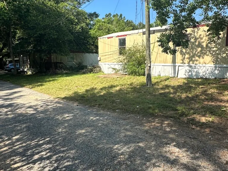2085 Old Chemstrand Rd — Photo 3