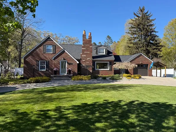 1792 Forest Park Rd, Muskegon, MI 49441