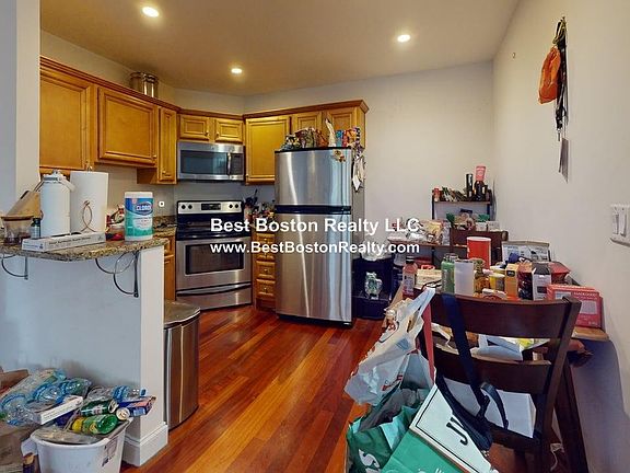 3rd image of 50 Craigie St APT 12