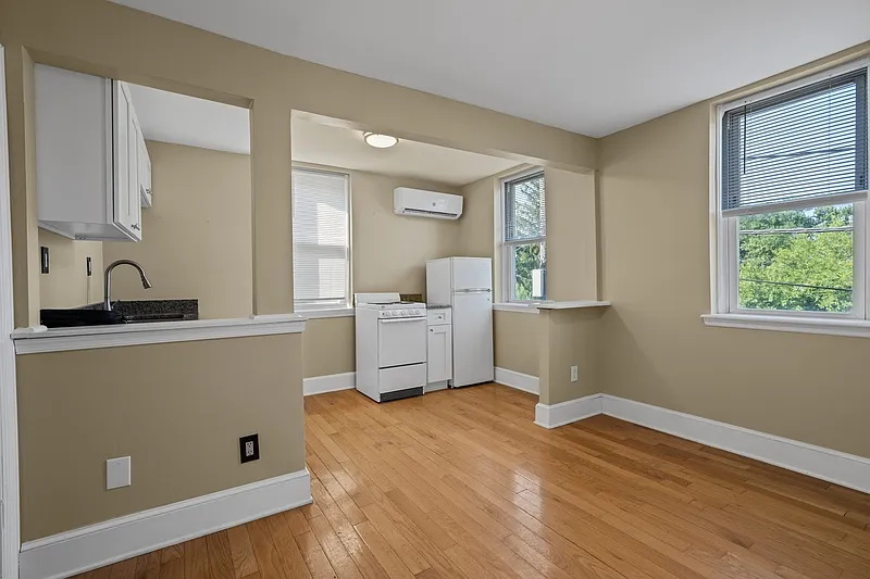 Studio, 1.0 bath, $1,200 — Photo 4
