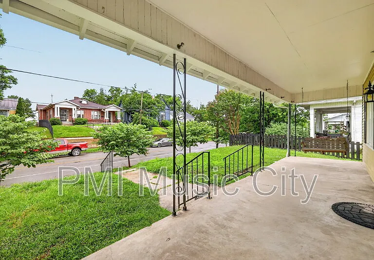1609 Shelby Ave — Photo 7