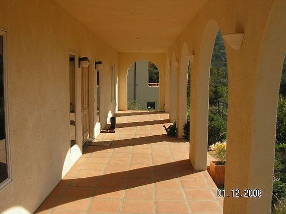 Entry portico of main houseFr