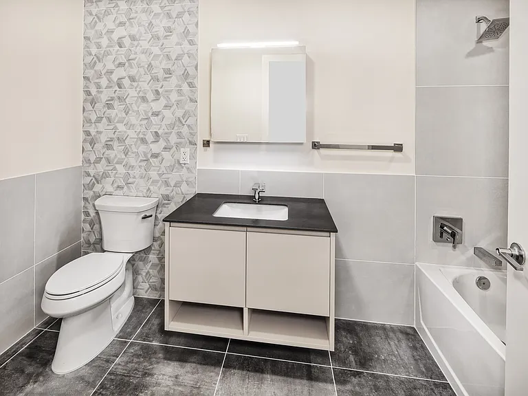 391 Palisade Ave #404 — Photo 8