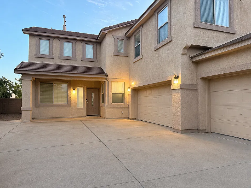 1477 Montiano Loop SE