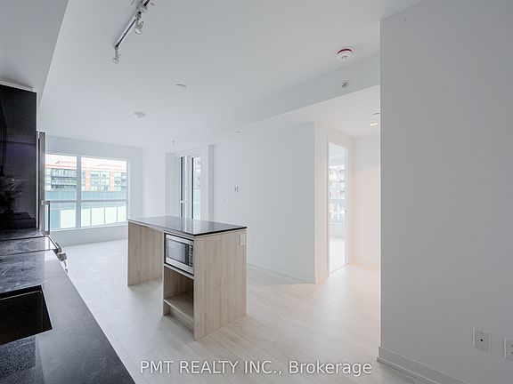 4th image of 31 Tippett Rd #339