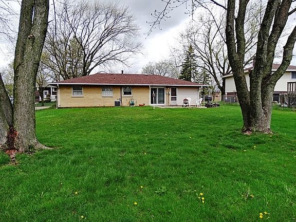 2nd image of 637 Norwood Ln